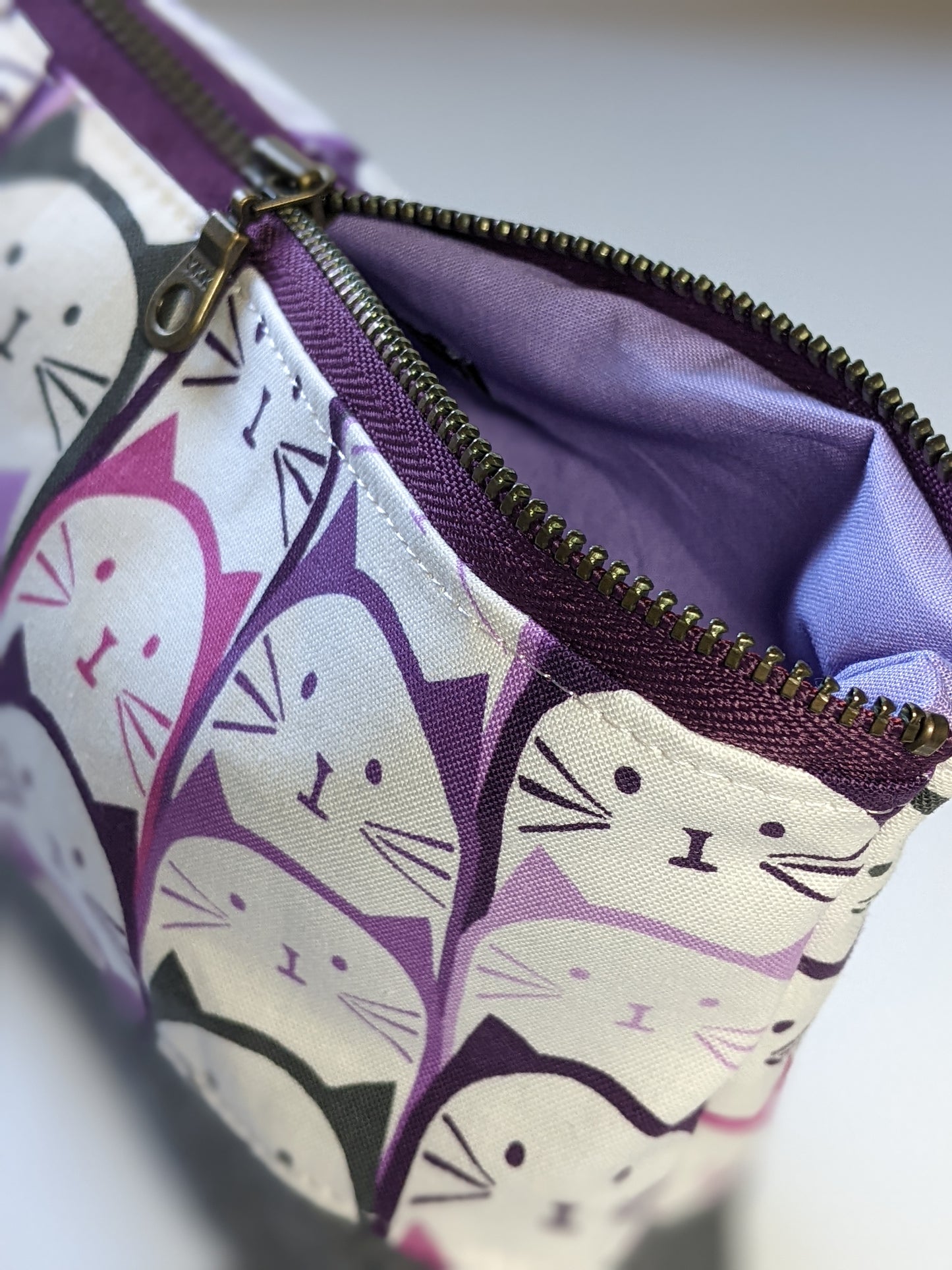 Catface Medium Makeup Bag (purple)