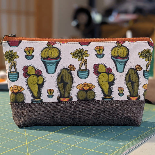 Cactus Bootie Medium Makeup Bag