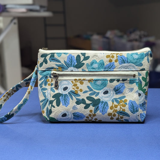Devon Wristlet: Garden Mornings